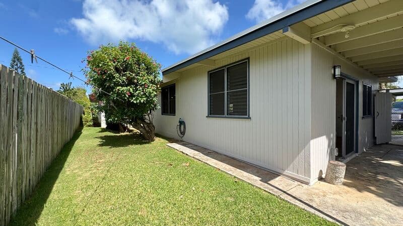 Kailua House: 421 C Olomana Street