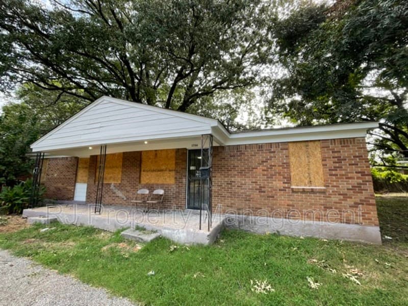 Memphis House: 1766 Cincinnati Rd