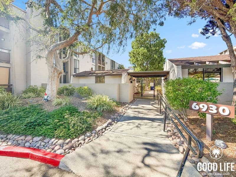 San Diego Condo: 6930 Hyde Park Drive