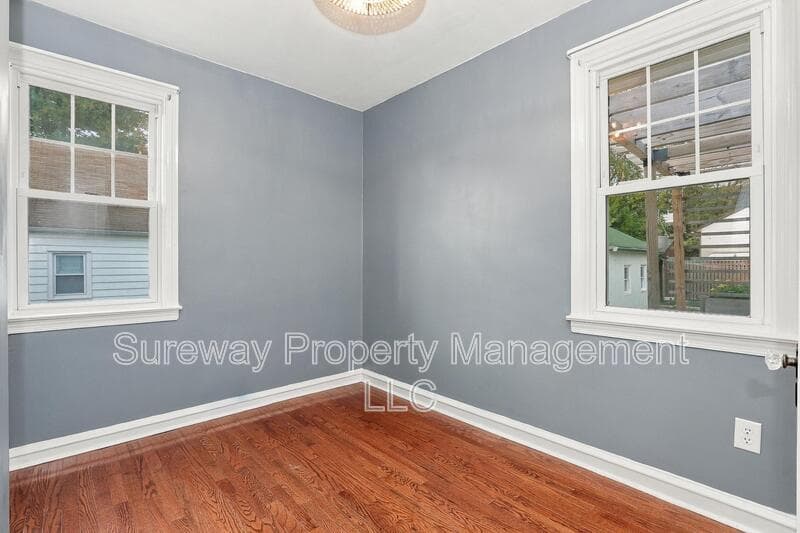 Ardmore House: 2515 Belmont Ave