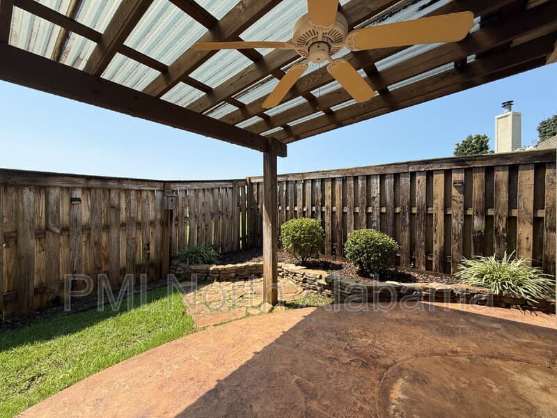 Madison House: 134 Canterbury Drive