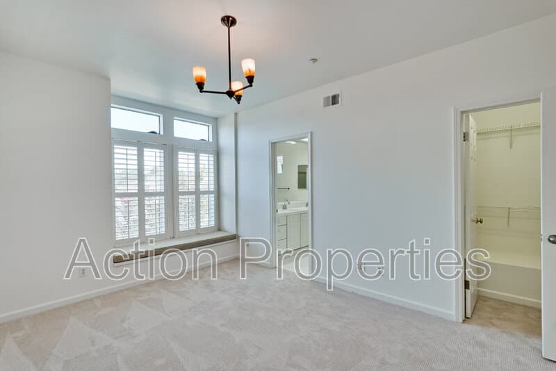Mountain View Townhome: 146 Holly Court