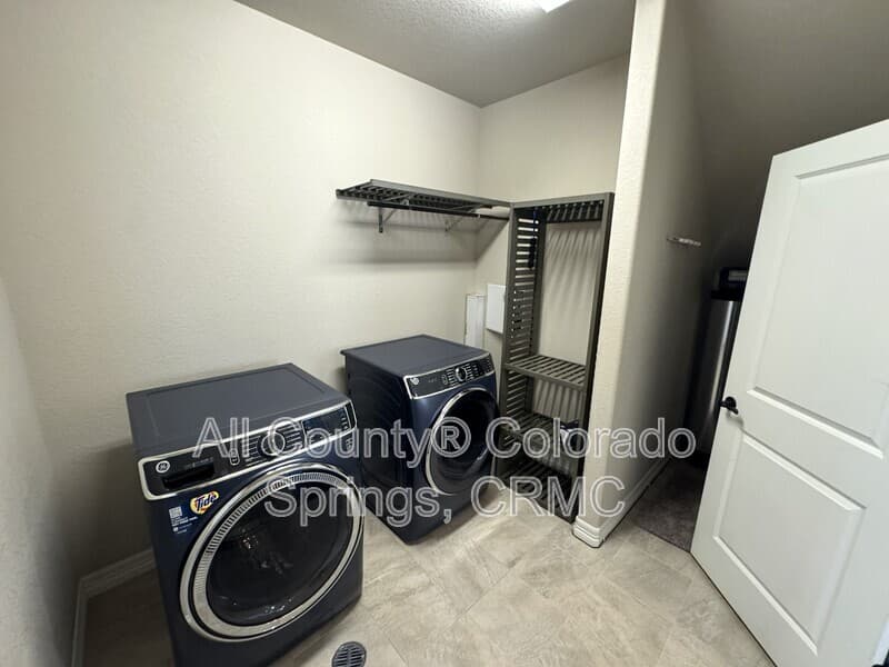 Fountain House: 7941 Whistlestop Lane