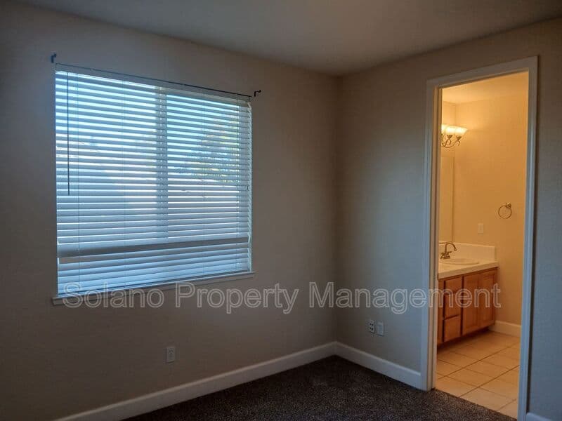 Vacaville House: 2167 Newcastle Dr.