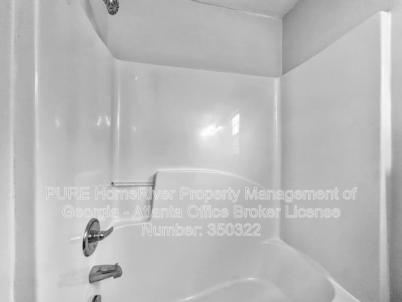 Locust Grove House: 417 Kirkland Dr