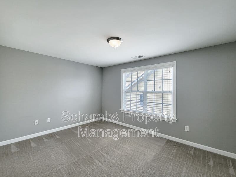 Fuquay Varina House: 414 Banagher Ln