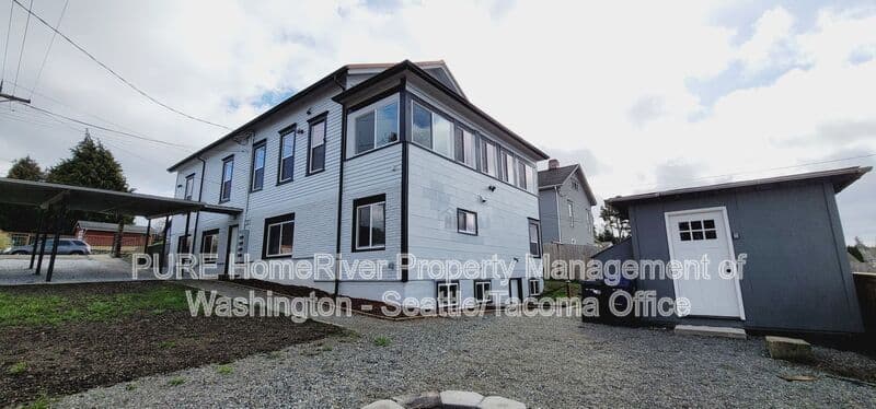 Tacoma Condo: 3216 E Roosevelt Ave
