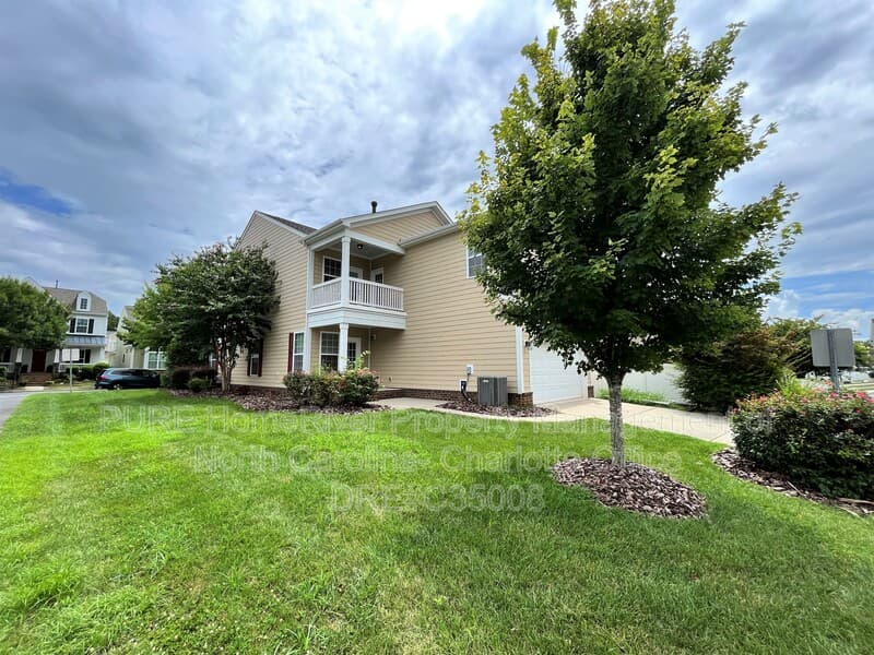 Charlotte House: 10330 Royal Winchester Drive