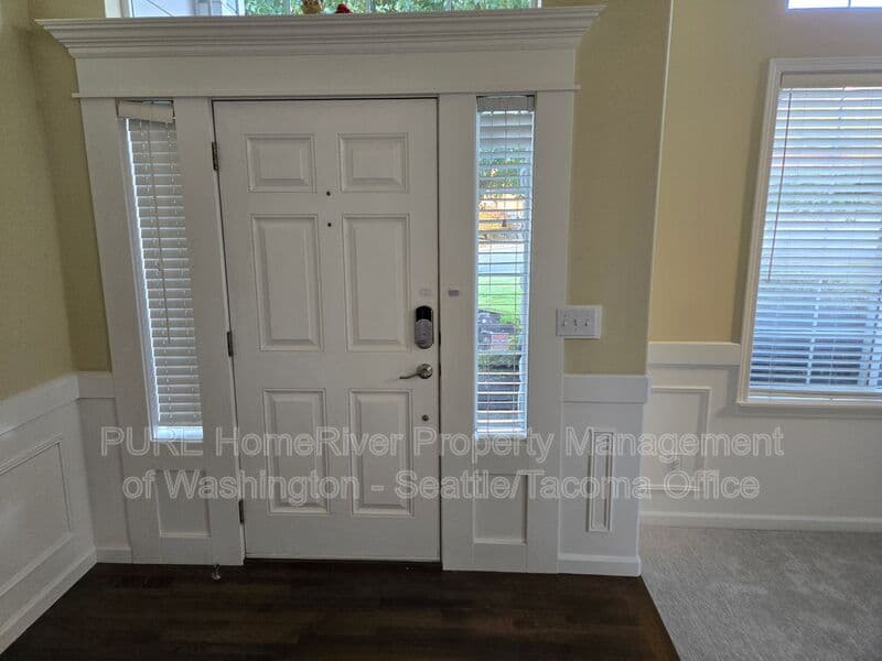 Auburn House: 5316 S 282nd Way