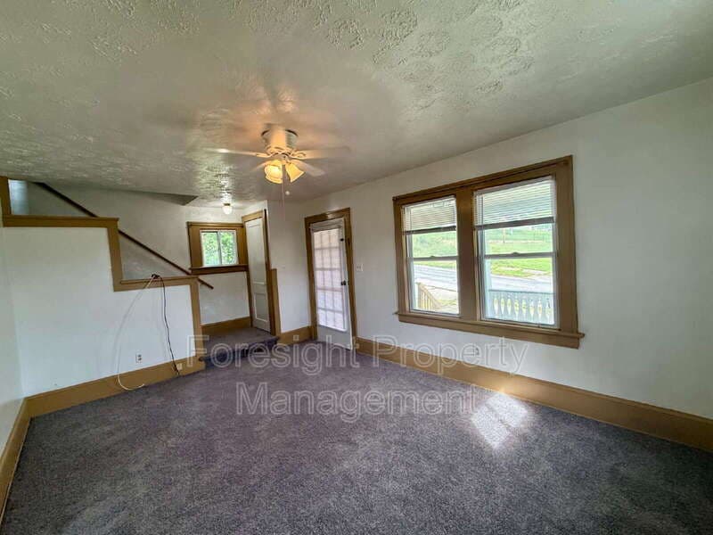 Akron House: 692 West Thornton Street