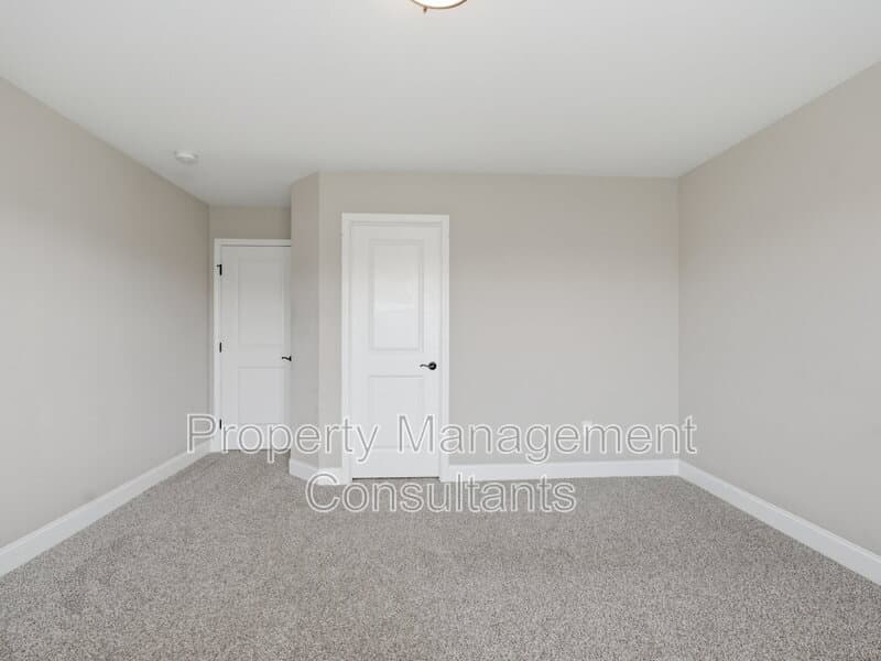 Athens House: 14735 Commonwealth Drive