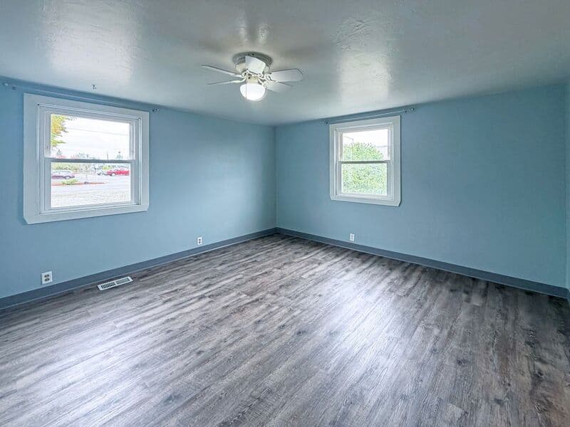Halsey House: 340 W 3rd St