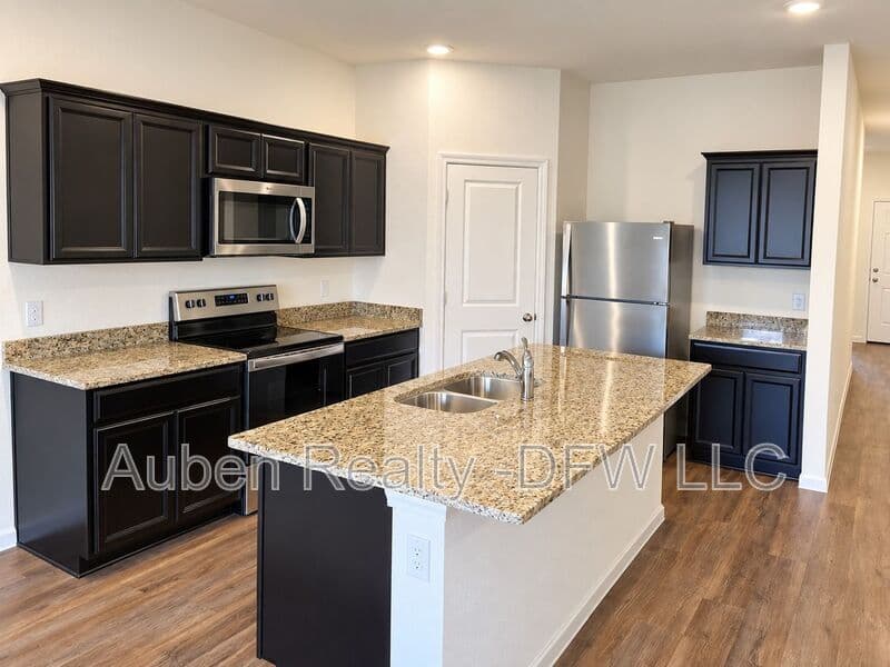 Fort Worth House: 6525 Trident Court