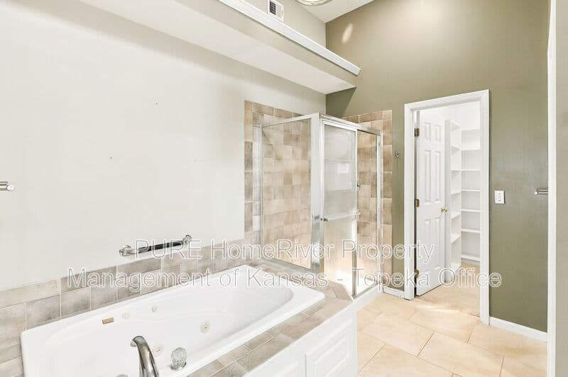 Kansas City House: 6320 N Nevada Ave