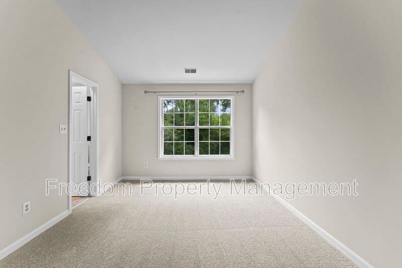 Manassas Townhome: 8644 Sanderling Dr