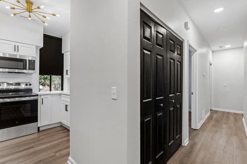 St. Louis Condo: 2200 Menard St