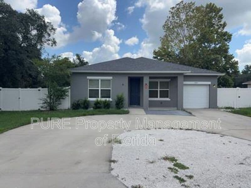 Ocala House: 13831 Sw 33rd Terr