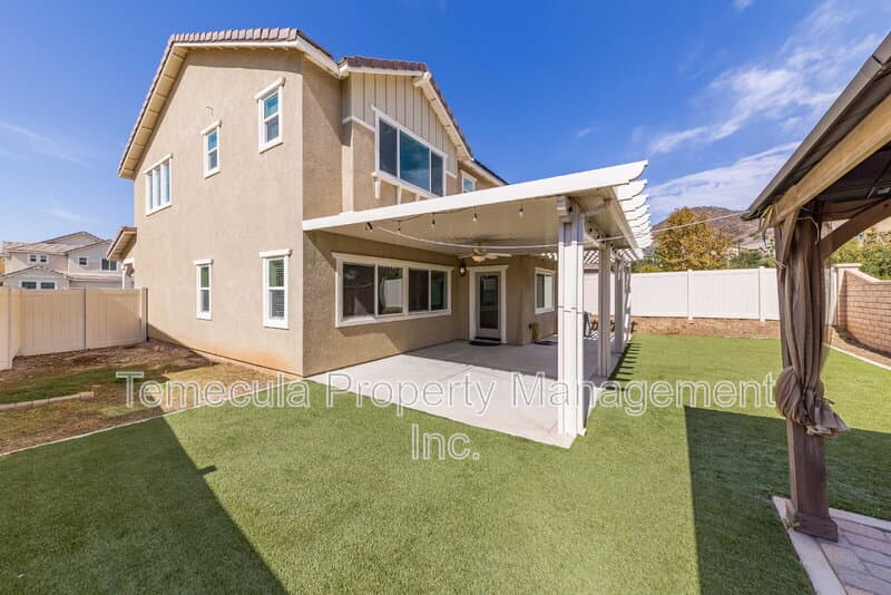 Fallbrook House: 35444 Asturian Way
