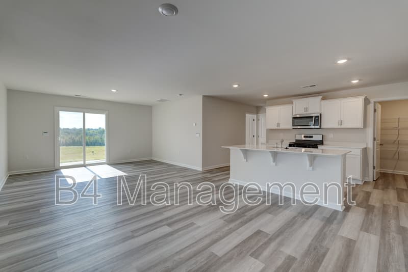 Boiling Springs House: 4134 Springshire Ln