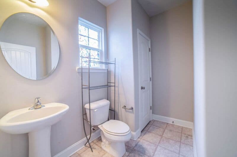 Savannah House: 126 Endicott Dr