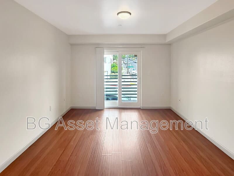 Oakland Condo: 1459 MacArthur Blvd