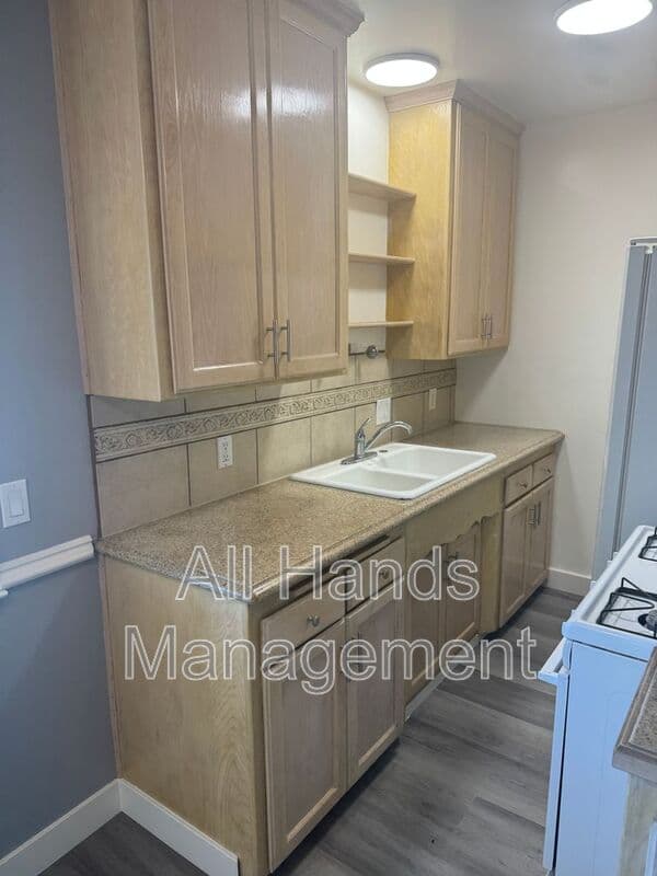 Long Beach Condo: 231 Loma Avenue
