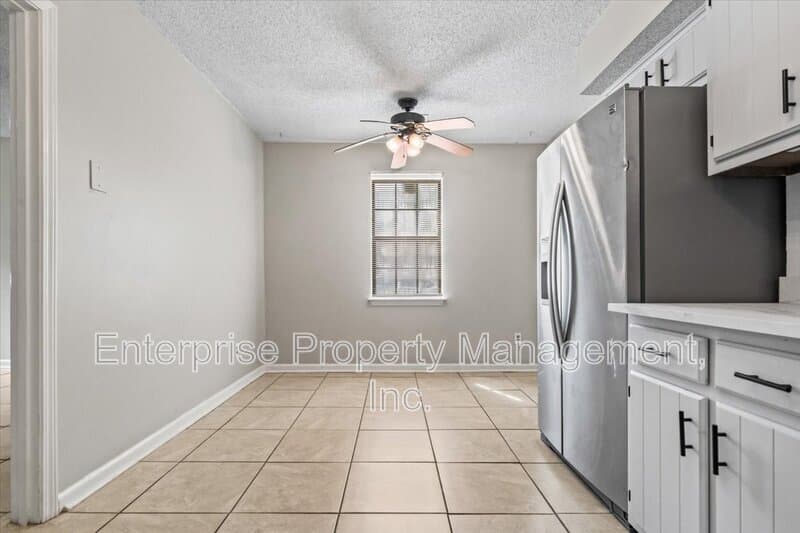 Memphis House: 7103 Tagen Dr