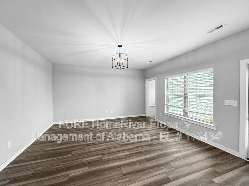 Meridianville House: 215 John Harold Dr