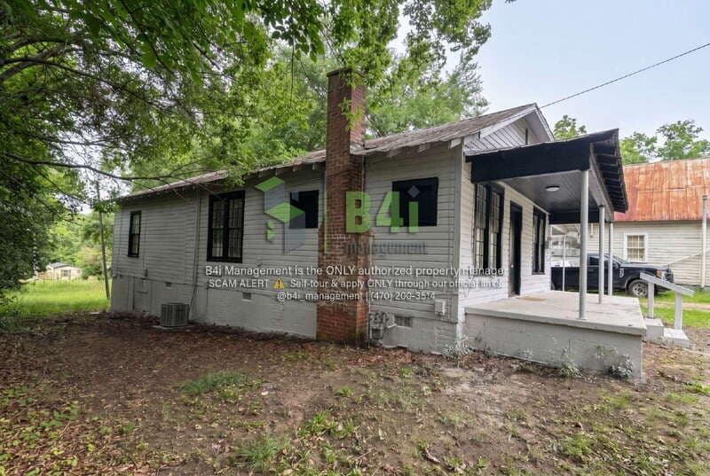 Milledgeville House: 1645 Vinson Hwy