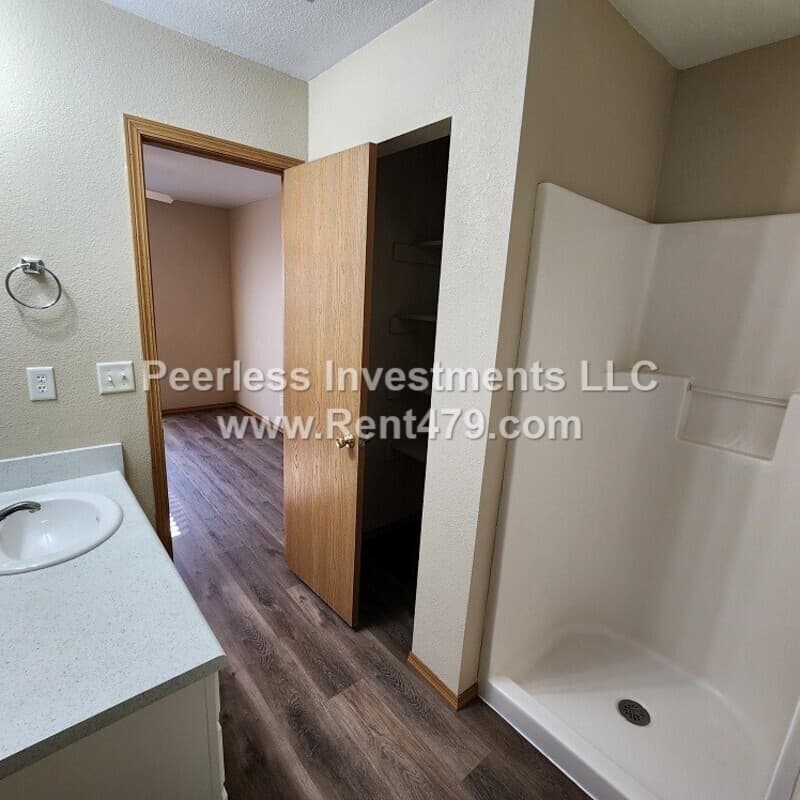 Springdale Townhome: 844-A Lariat St