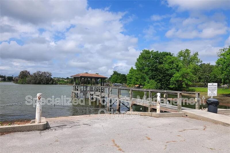 Altamonte Springs Townhome: 685 Scarlet Oak Cir