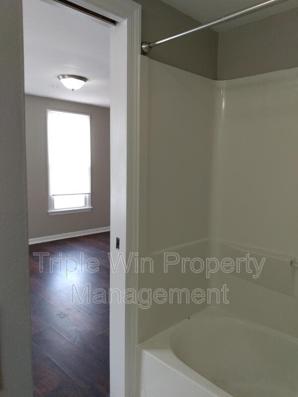 St. Louis House: 236 Wachtel Ave
