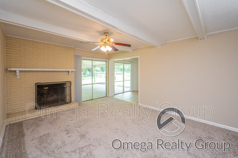 Montgomery House: 3180 Fernway Dr