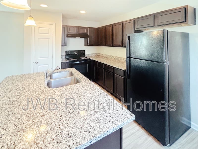 Jacksonville House: 8585 Jasper Ave