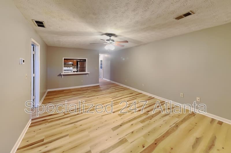 Conyers House: 2112 Fairway Ct SE