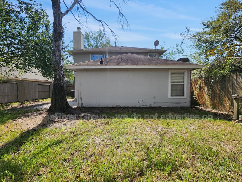 Kingwood House: 26986 Crown Haven Dr