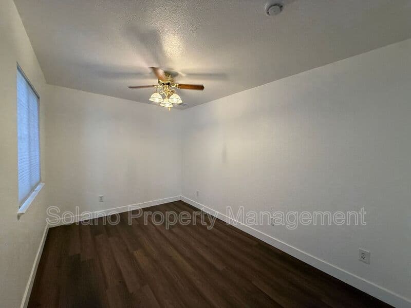 Dixon House: 1030 Windmill Dr