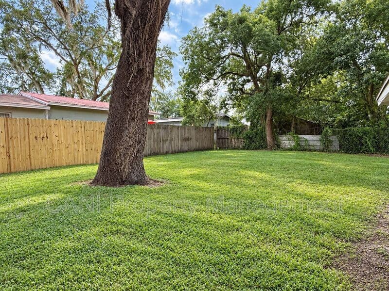 Longwood Condo: 326 East Palmetto Avenue