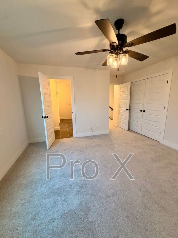Centerton House: 1141 Red Maple St
