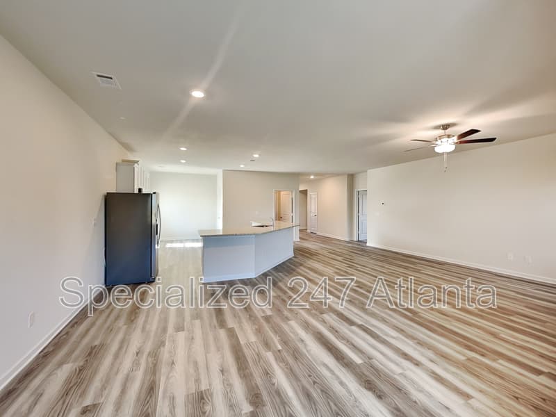 Locust Grove House: 1201 Fendt Dr