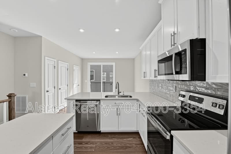 Charlotte Townhome: 3737 S Tryon St