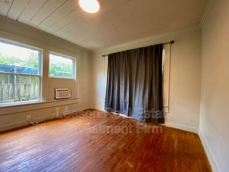 Shreveport House: 1416 Natalie Street