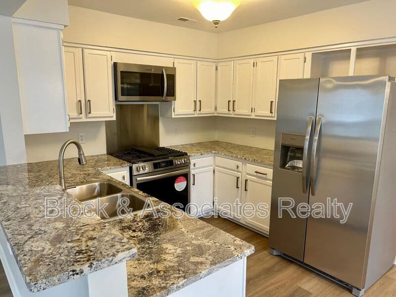 Wake Forest House: 232 Haywicke Place
