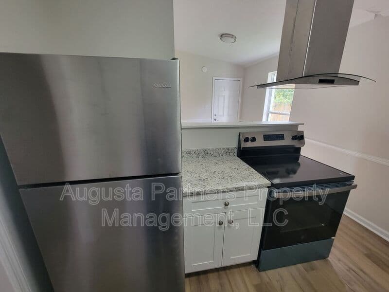 Augusta House: 3619 Abbey Road