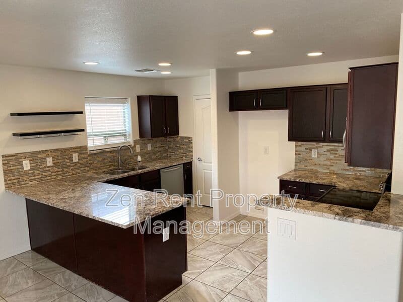 San Tan Valley House: 4150 E Azurite Rd