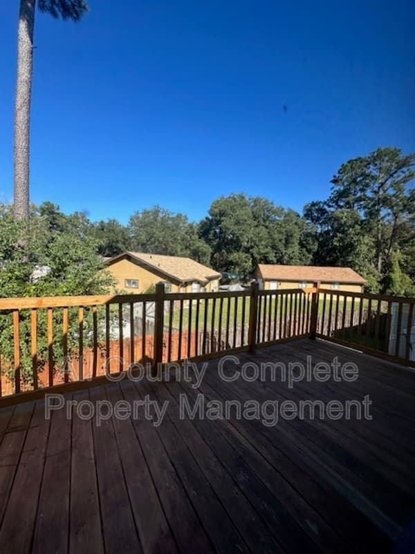 Jacksonville House: 6653 Periwinkle Drive
