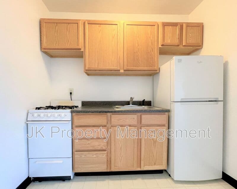 Black Eagle Condo: 1500 Smelter Ave
