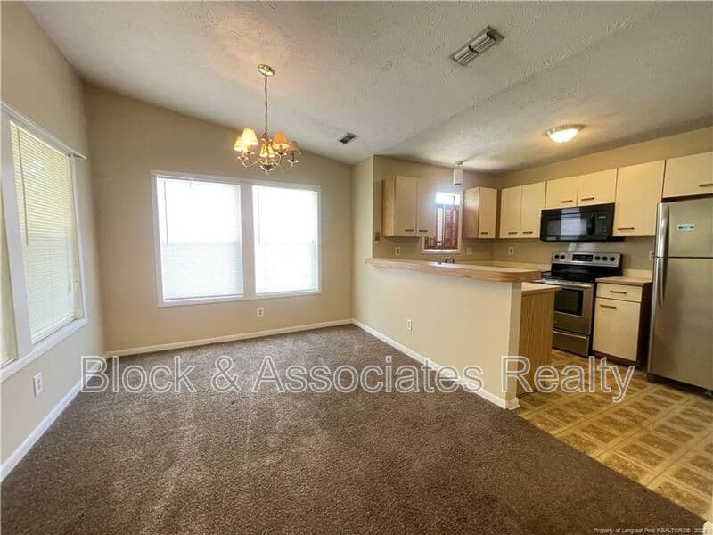 FAYETTEVILLE Condo: 1000 WOOD CREEK DR