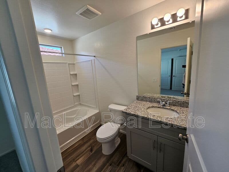 Coolidge House: 1390 W Aztec Dr