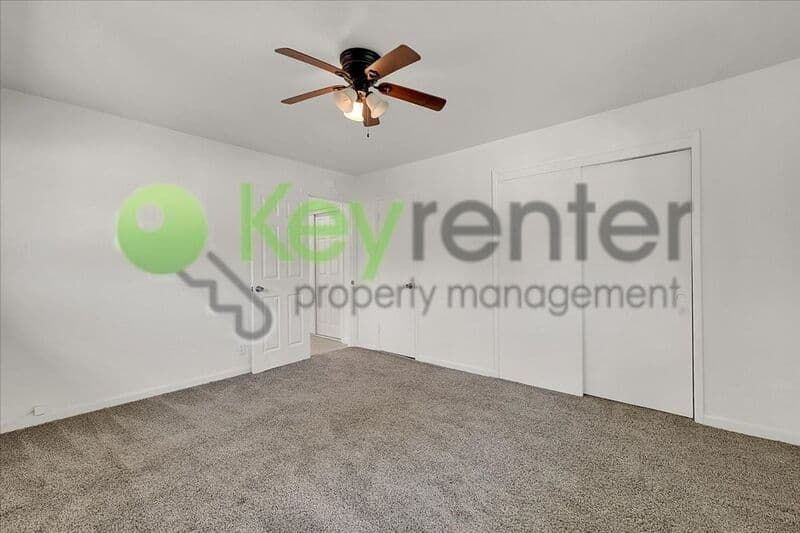 Sacramento House: 2714 San Fernando Way